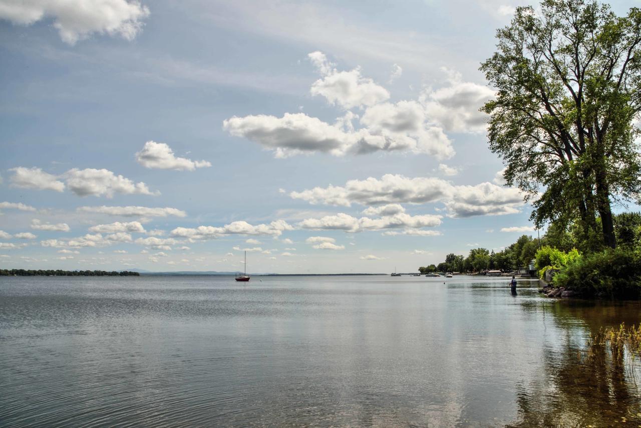 La Cache Du Lac Champlain Веніс-ен-Квебек Екстер'єр фото